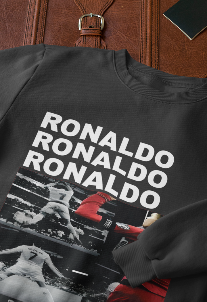 Cristiano Ronaldo "La Vida Es Bella" Dark Mode - Unisex Sweatshirt by RanggRiwaaz