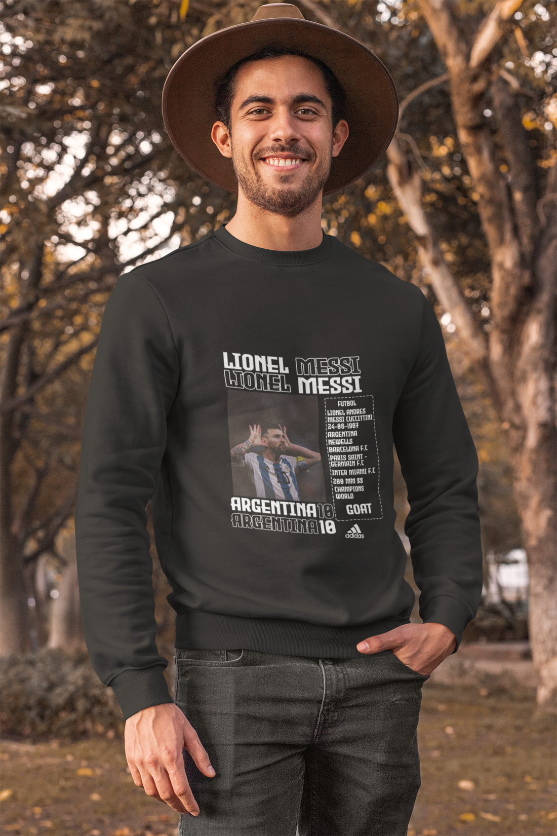 Lionel Messi "Argentina 10" GOAT Football - Unisex Sweatshirt by RanggRiwaaz
