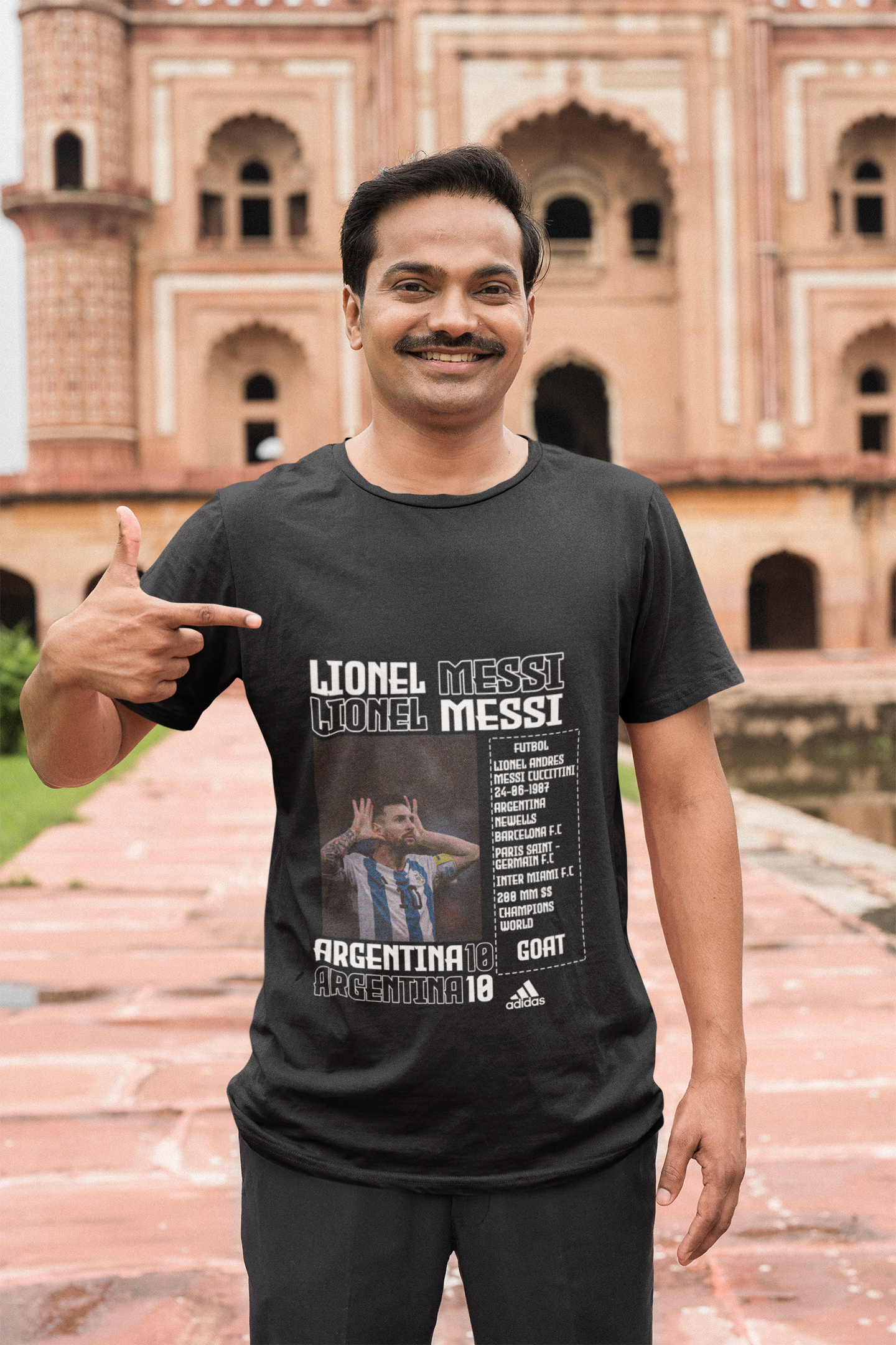 Lionel Messi "Argentina 10" GOAT Football - Classic Crew T-Shirt by RanggRiwaaz