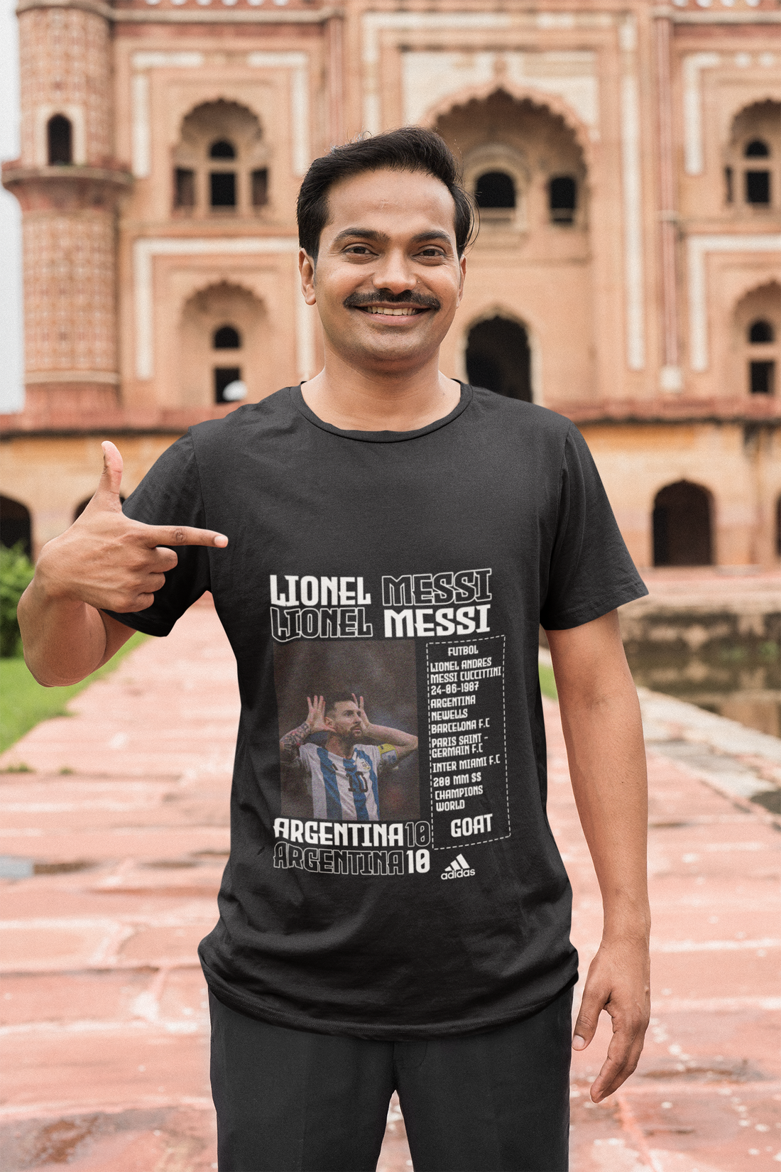 Lionel Messi "Argentina 10" GOAT Football - Classic Crew T-Shirt by RanggRiwaaz